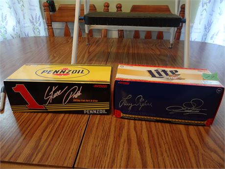 2 Nascar Cars