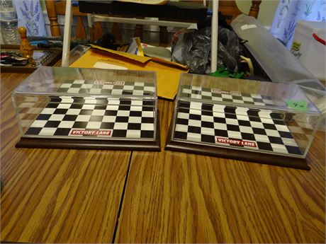 2 Display Boxes