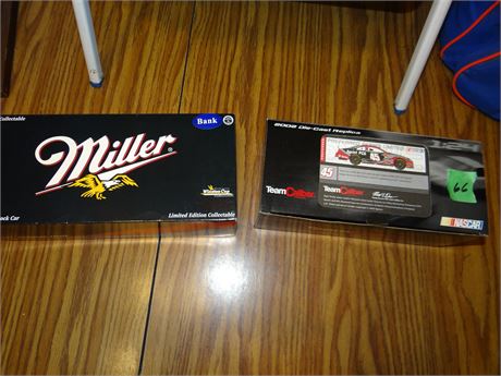 2 Nascar Cars