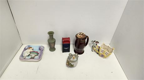 Vase & Little mail Box & Collectable items