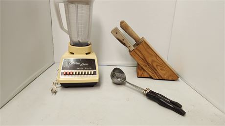 Osterizer Galaxia Blender & Knives & Kitchen Ware. NOT TESTED