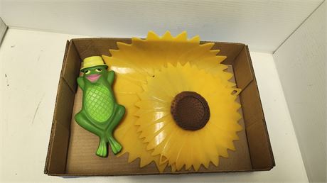 2 Pot Covers & Vintage Frog Squeeze Toy