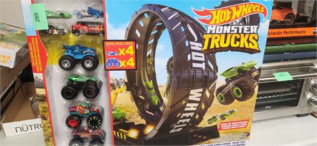 Hot wheel Monster Truck Epic Loop Challenge Playset