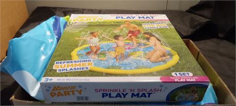 One Banzai Sprinkle -N- Splash Play Mat With Box. NO TESTED