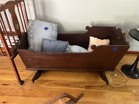 Vintage Baby Bassinet