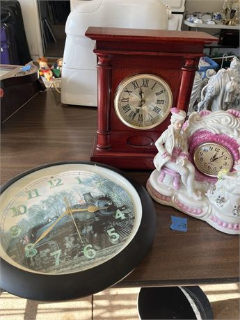 Collectible Clocks Lot