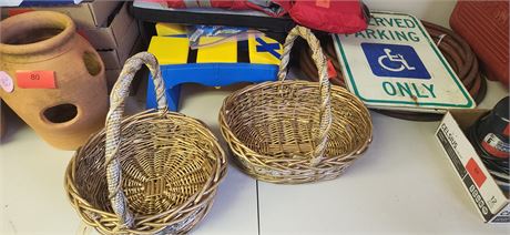 2 gold baskets