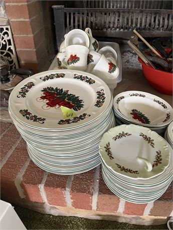 Holiday Dish Set