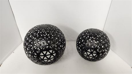 2 Round Metal Decorative Pieces