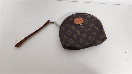 Small Clutch Purse. Not Sure If Its Real. Tag Needs Repaired