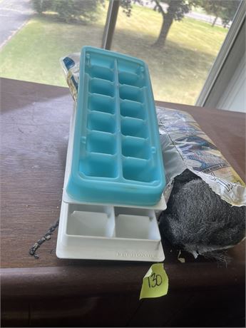 Misc Lot, Ice Trays, Scrubbers