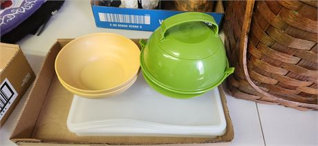 Lot of storage containers