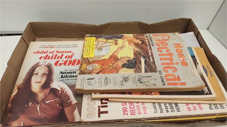 Lot Of Vintage Magazines & Books