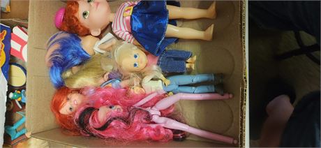 Lot of dolls