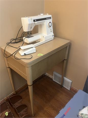 Sewing Machine Table and Sewing Machine