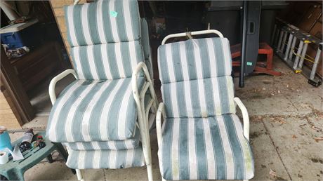 4 Metal Lawn Chairs & Cushions
