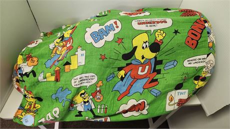 Under Dog Sleeping Bag With Storage Bag. Needs Repaired