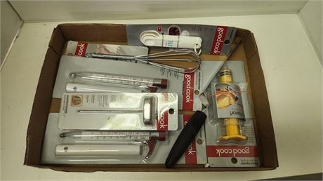 Lot Of Kitchen Items