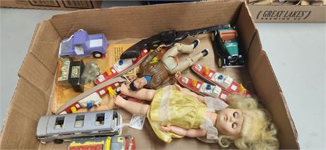 Lot of Toys, 2 tootsie trucks