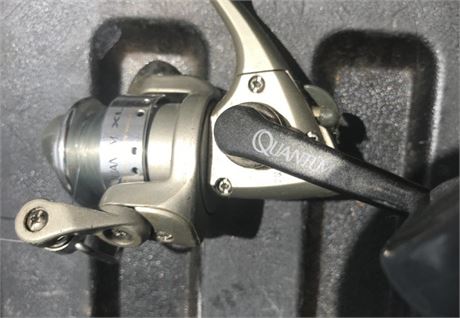 Quantum XL 00S3 Reel with Berkley Lightning Rod
