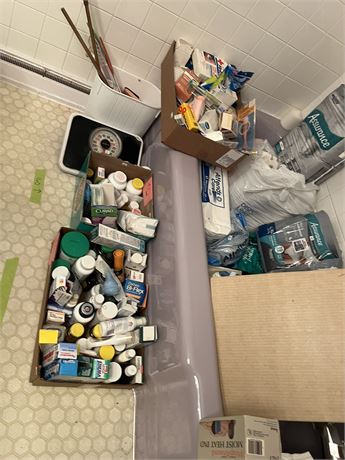 Bathroom Lot (bathtub side)