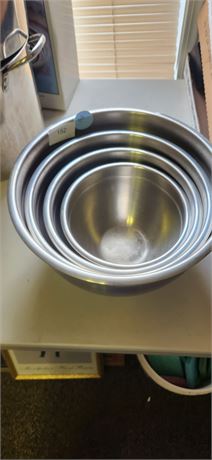 Lot Of 4 Mixing Bowls
