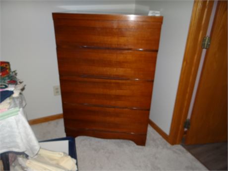 Mid Century Modern Chest Of Drawers