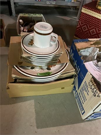 Dish Set, Woodhaven Collection