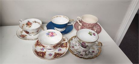Tea Cups & Saucers