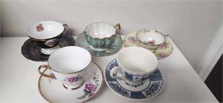 Tea Cups & Saucers
