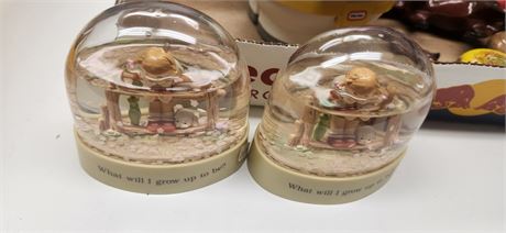 Vintage YoYo's & Snow globes & Toys & Collectables