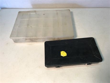 2 Small Divided Containers (Clear & Black)