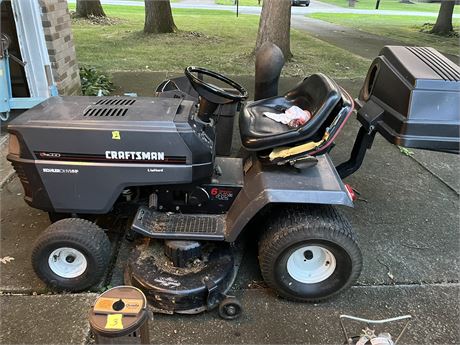 Craftsman Lawn Tractor (works)