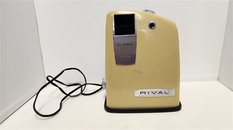 Rival Ice-O-Matic Ice Maker. Plugged In And Seems To Work
