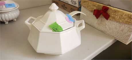 Double Handle Soup Tureen With Lid & Spoon
