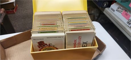 Vintage Betty Crocker Recipe Card Library Index & Storage Box