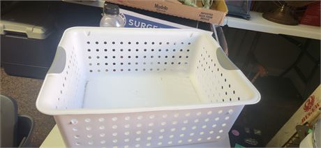Sterilite Storage Basket