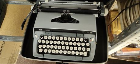 Smith Corona Galaxie Twelve Typewriter & Carry Case