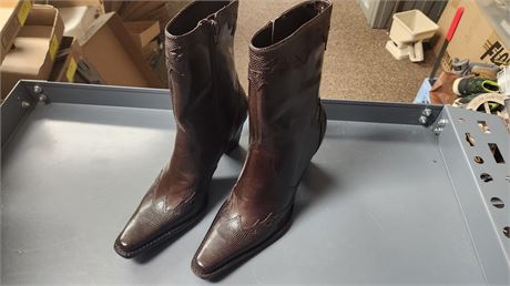 Antonio Melani Boots. Size 7 1/2M