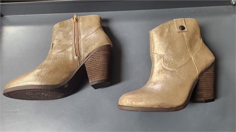 New Vince Camuto  Boots. Size 7 1/2