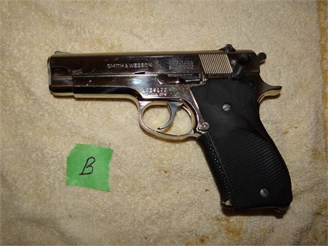 Smith and Wesson Model 39-2