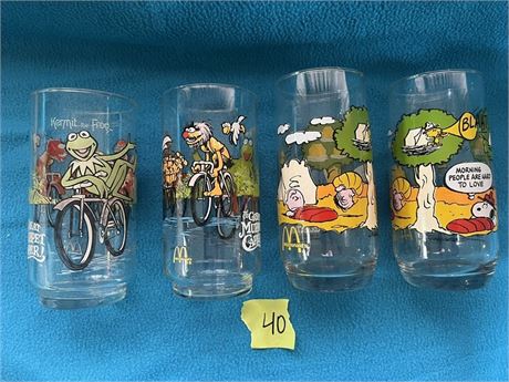 Vintage Collectible McDonald's Muppets and Peanuts Glasses