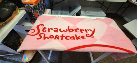 Strawberry Shortcake Throw Blanket