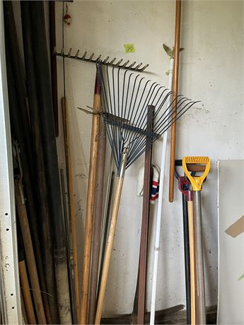 Outdoors Tools Lot