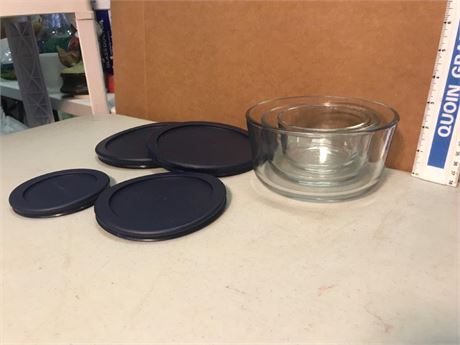 3 Anchor Hocking Bowls with 4 Lids