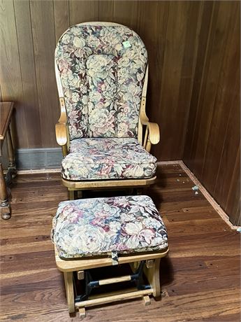 Glider with Ottoman