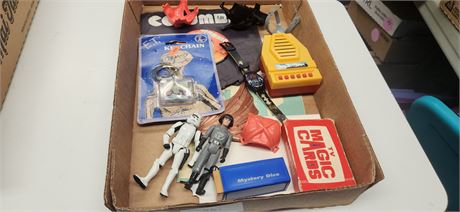 Lot of miscellaneous & 2 star wars figures
