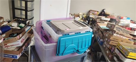 5 Totes with lids