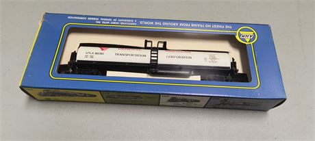 HO Gauge Train Car With Box