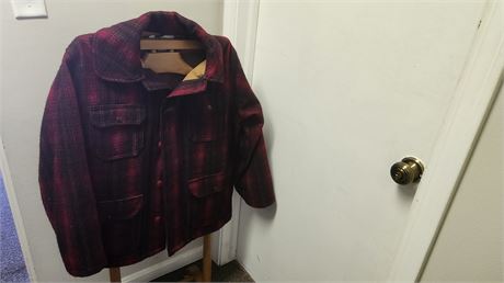 Woolrich Wool Hunting Coat. Size 44 In Good Condition